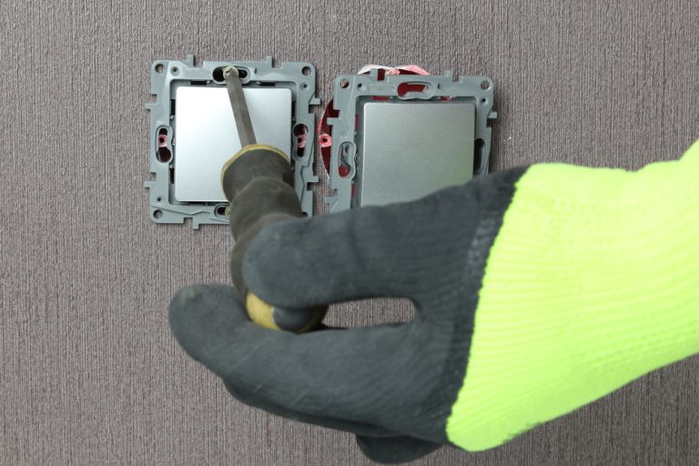 Elektryka w Domu: Innowacyjne Rozwiązania Zapewniające Bezpieczeństwo, Energooszczędność i Convenience w Codziennym Życiu Mieszkańców Współczesnych Mieszkań.